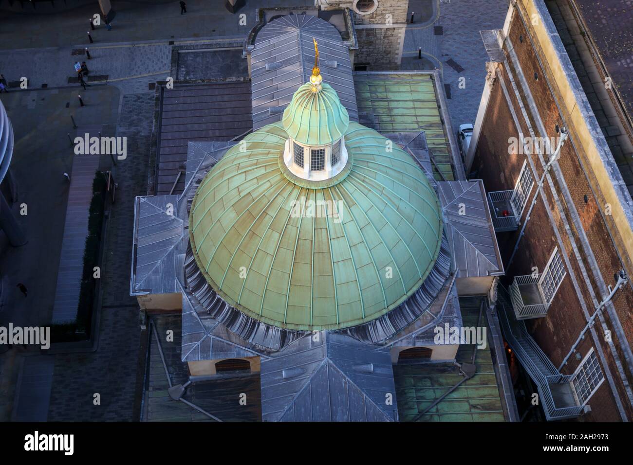 Vue de dessus de la coupole du bâtiment historique du xviie siècle Sir Christopher Wren, l'église St Stephen Walbrook, City of London, EC4 Banque D'Images