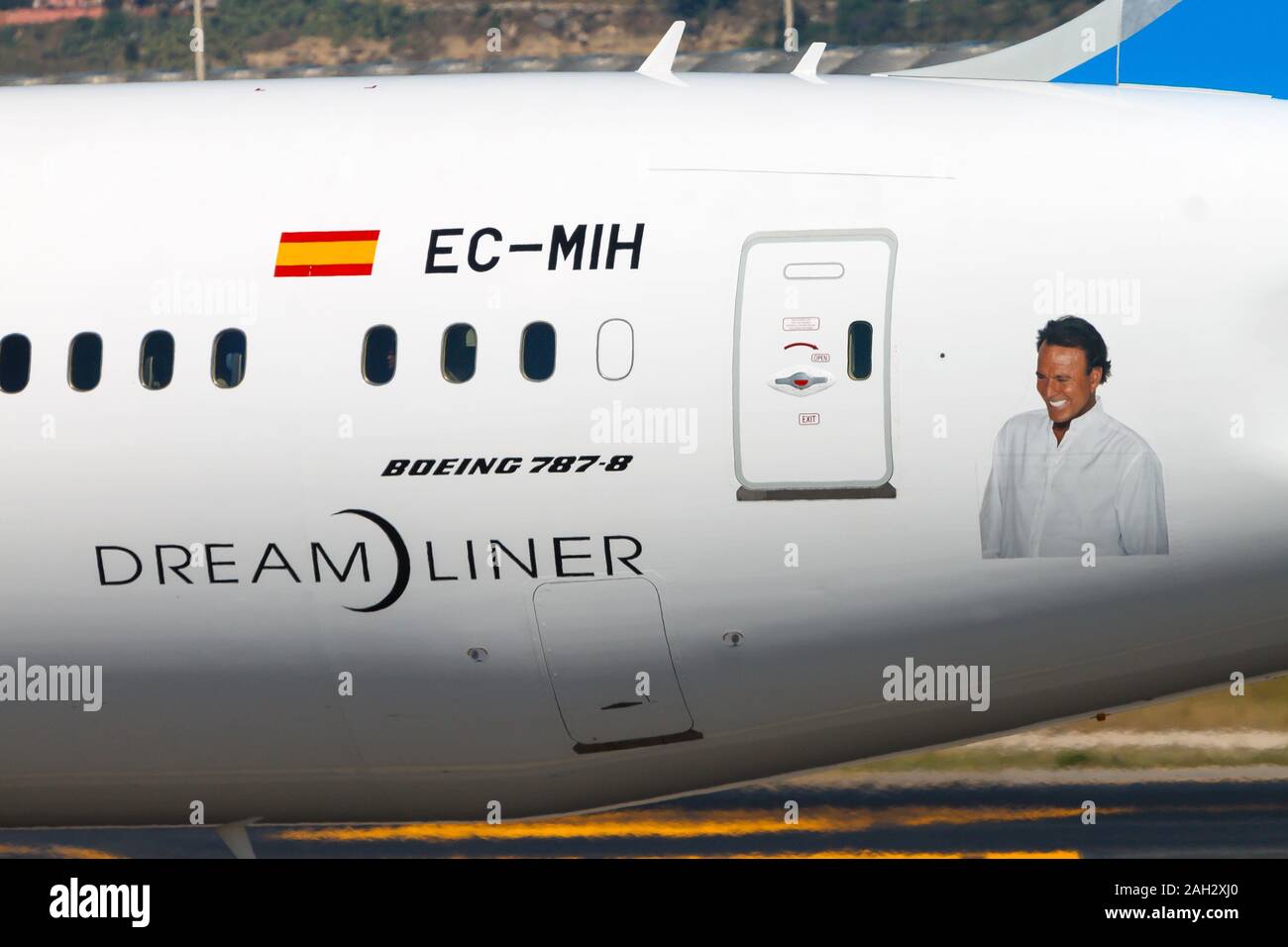 Madrid, Espagne - 10 Avril 2017 : l'air Euopa Boeing 787 avion avec Julio Iglesias à l'aéroport de Madrid (MAD) en Espagne. Boeing est un constructeur de l'avion Banque D'Images