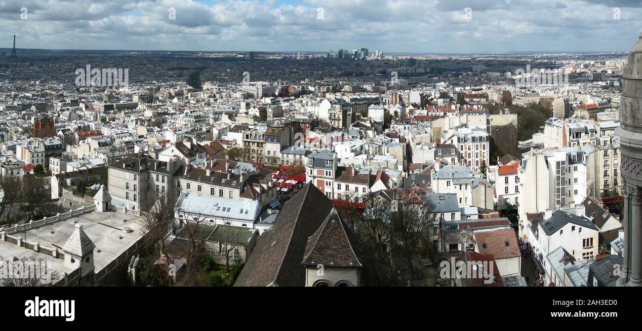 Autour de Paris - une vue panoramique de la ville en direction de l'axe de la défense, de la Sacra Coeur Banque D'Images