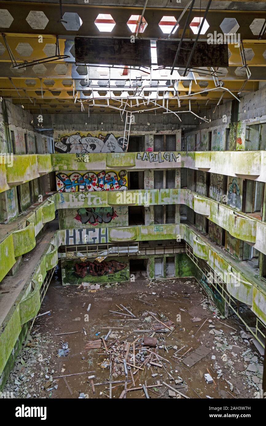 L'intérieur de l'hôtel de Monte Palace abandonné sur l'île de Sao Miguel aux Açores. À l'abandon depuis le début des années 1990. Banque D'Images