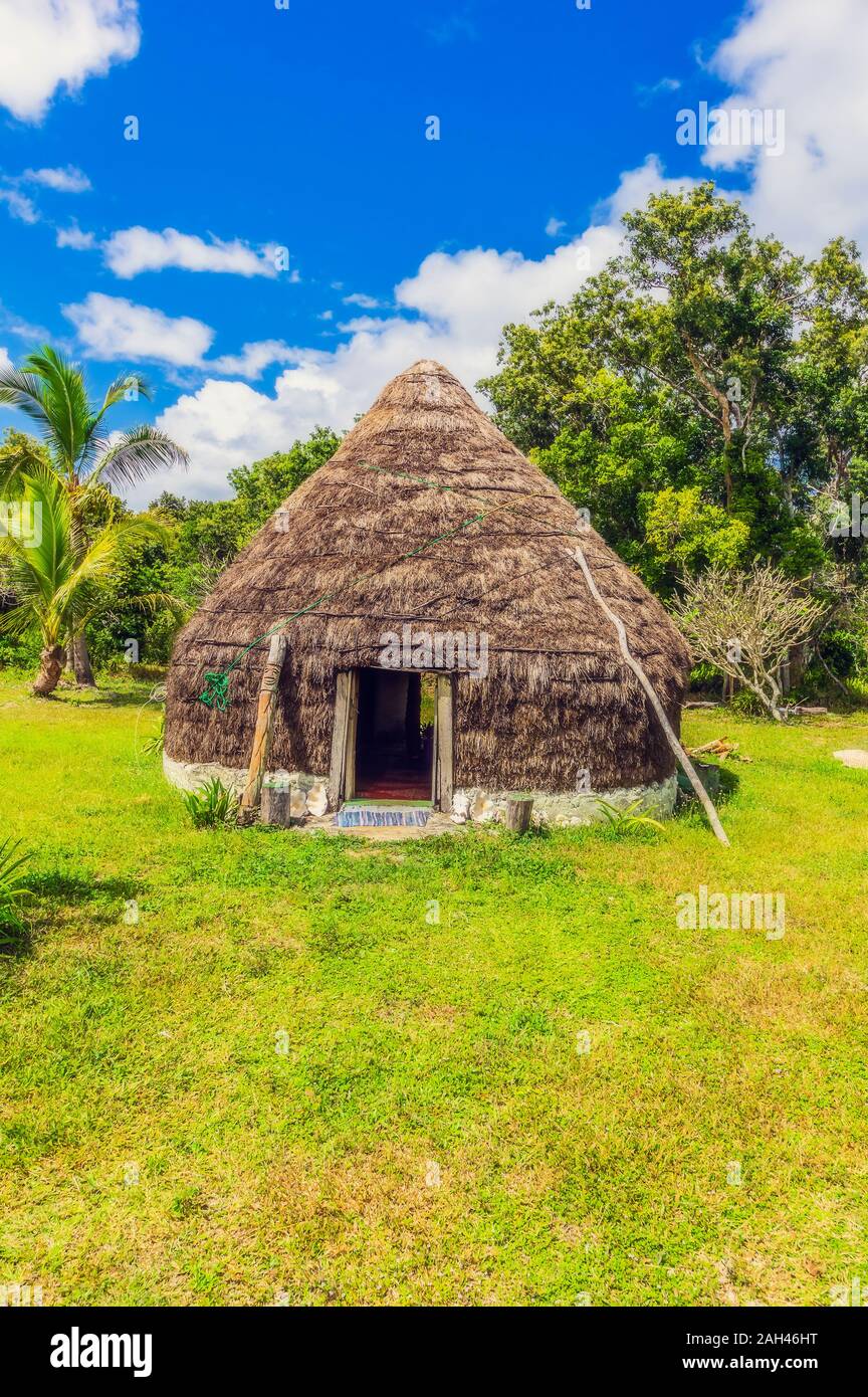 Nouvelle Calédonie, Lifou, Kanak traditionnelle hut Banque D'Images