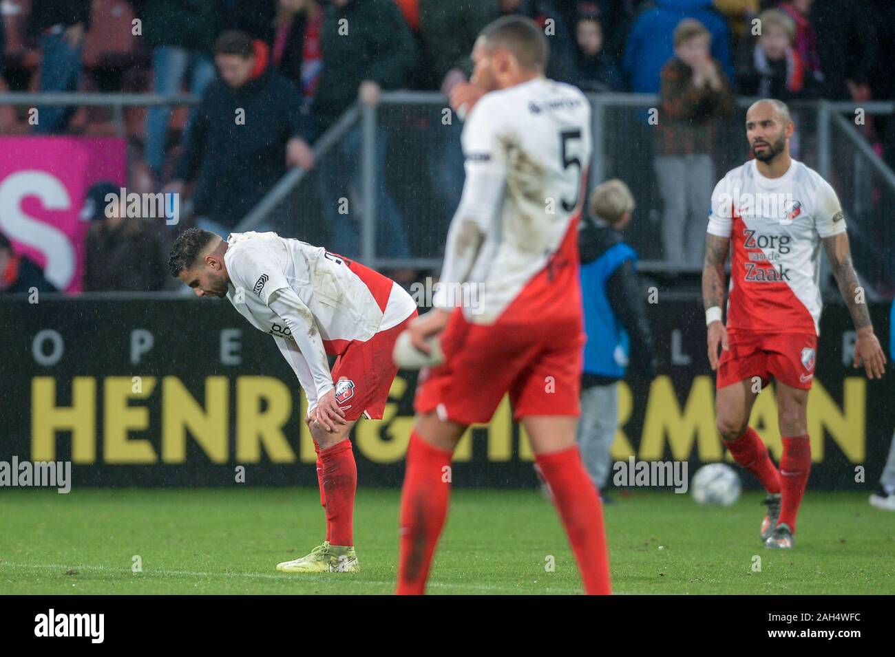 22-12-2019 : : * FC Utrecht v Feyenoord : Utrecht Adam Maher van FC Utrecht (L) na afloop en het verlies Banque D'Images