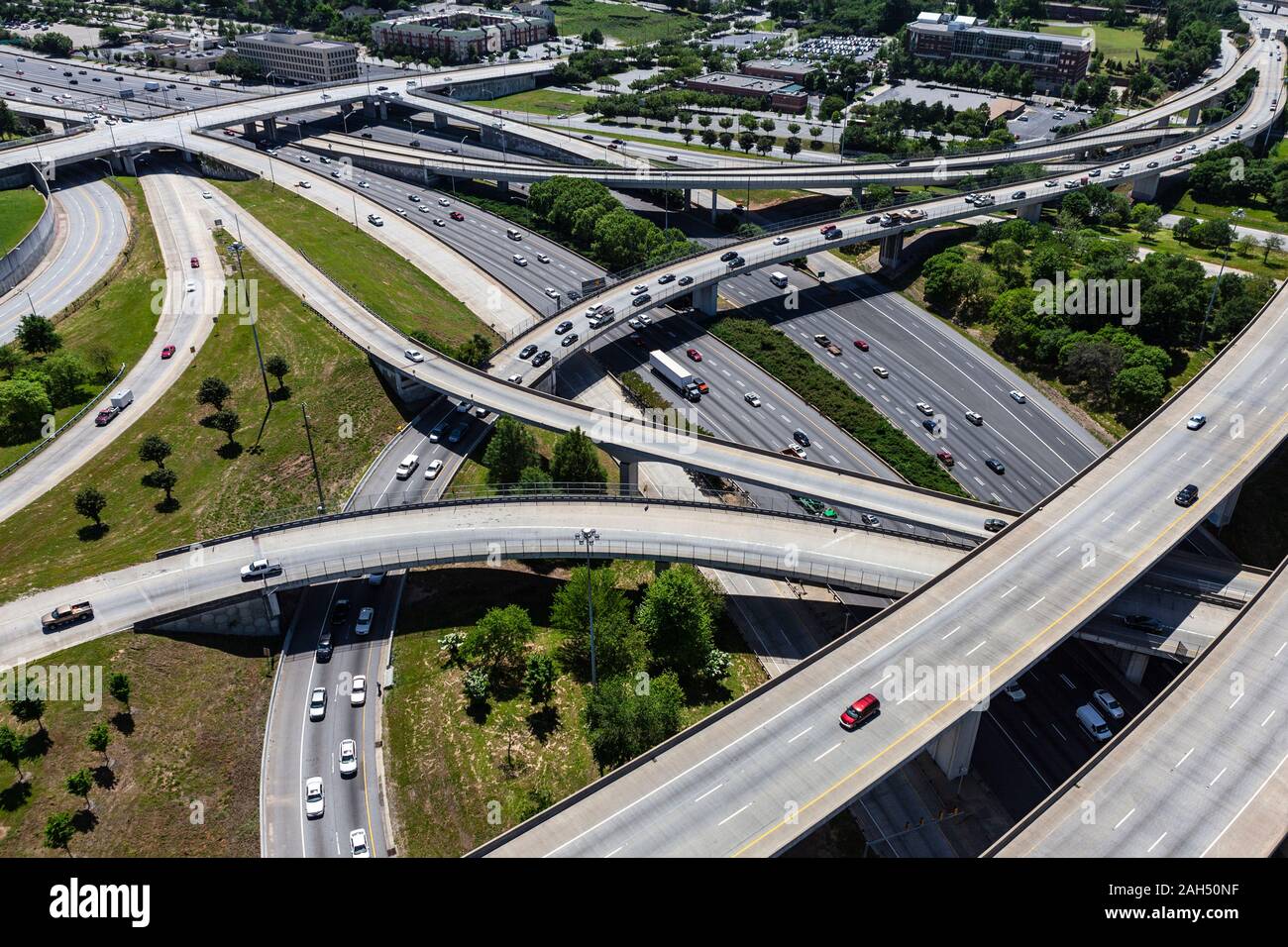 Vue aérienne de l'Interstate 85 et Interstate 20 et bretelles de l'échangeur  des ponts à Atlanta en Géorgie Photo Stock - Alamy