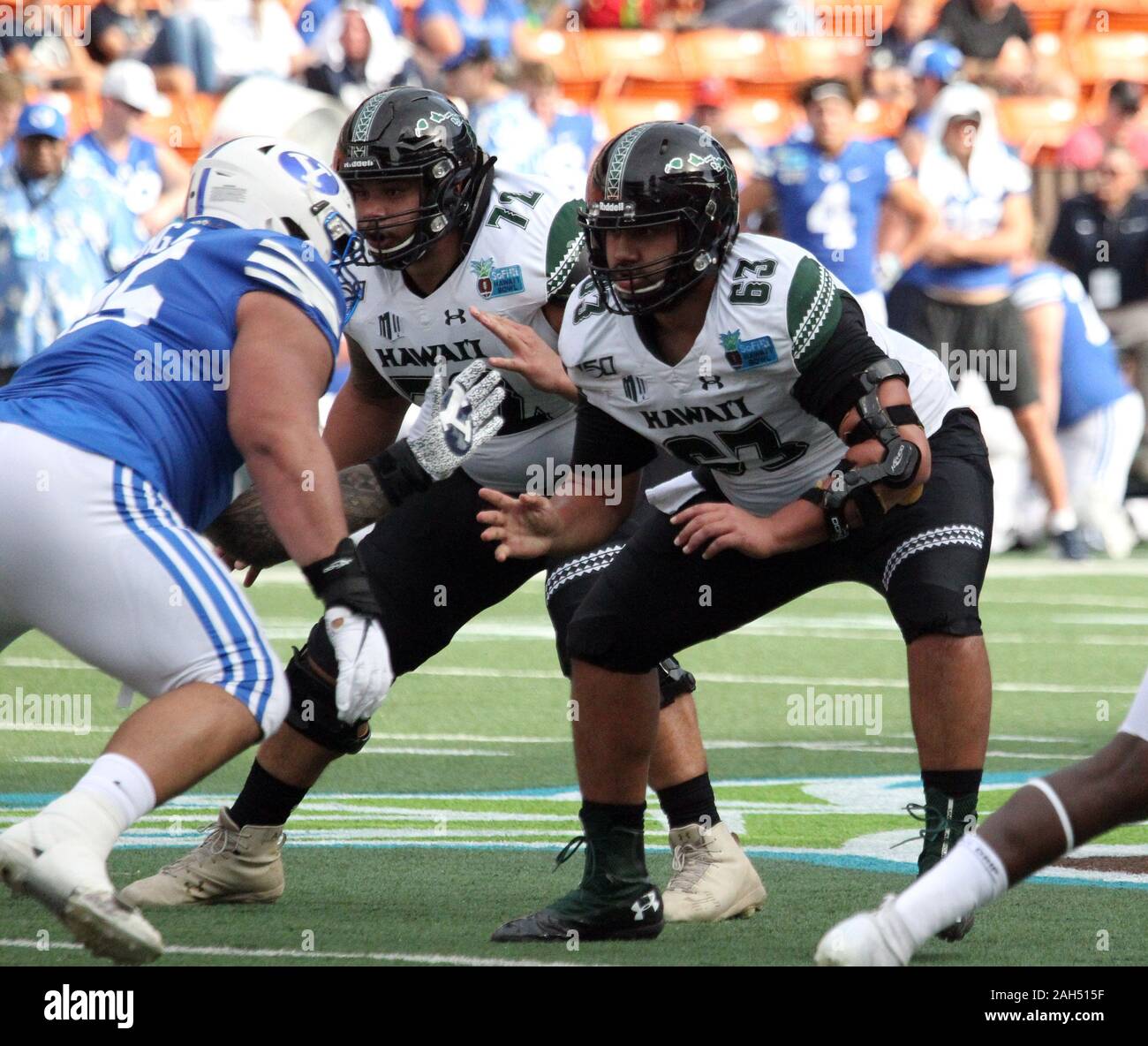 Honolulu, Hawaii, USA. Le 24 décembre, 2019. 24 décembre 2019 - Hawaii Rainbow Warriors offensive ligne Taaga Tuulima (63 blocs) au cours d'une partie à la SoFi Hawaii Bowl entre les Cougars de Brigham Young et de l'Indiana Rainbow Warriors au shérif Stan Center à Honolulu, HI - Michael Sullivan/CSM. Credit : Cal Sport Media/Alamy Live News Banque D'Images