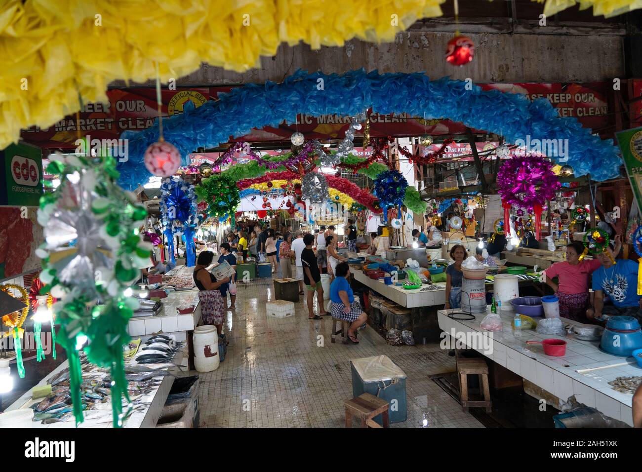 Décorations de Noël dans le marché du carbone, Cebu City,Philippines Banque D'Images