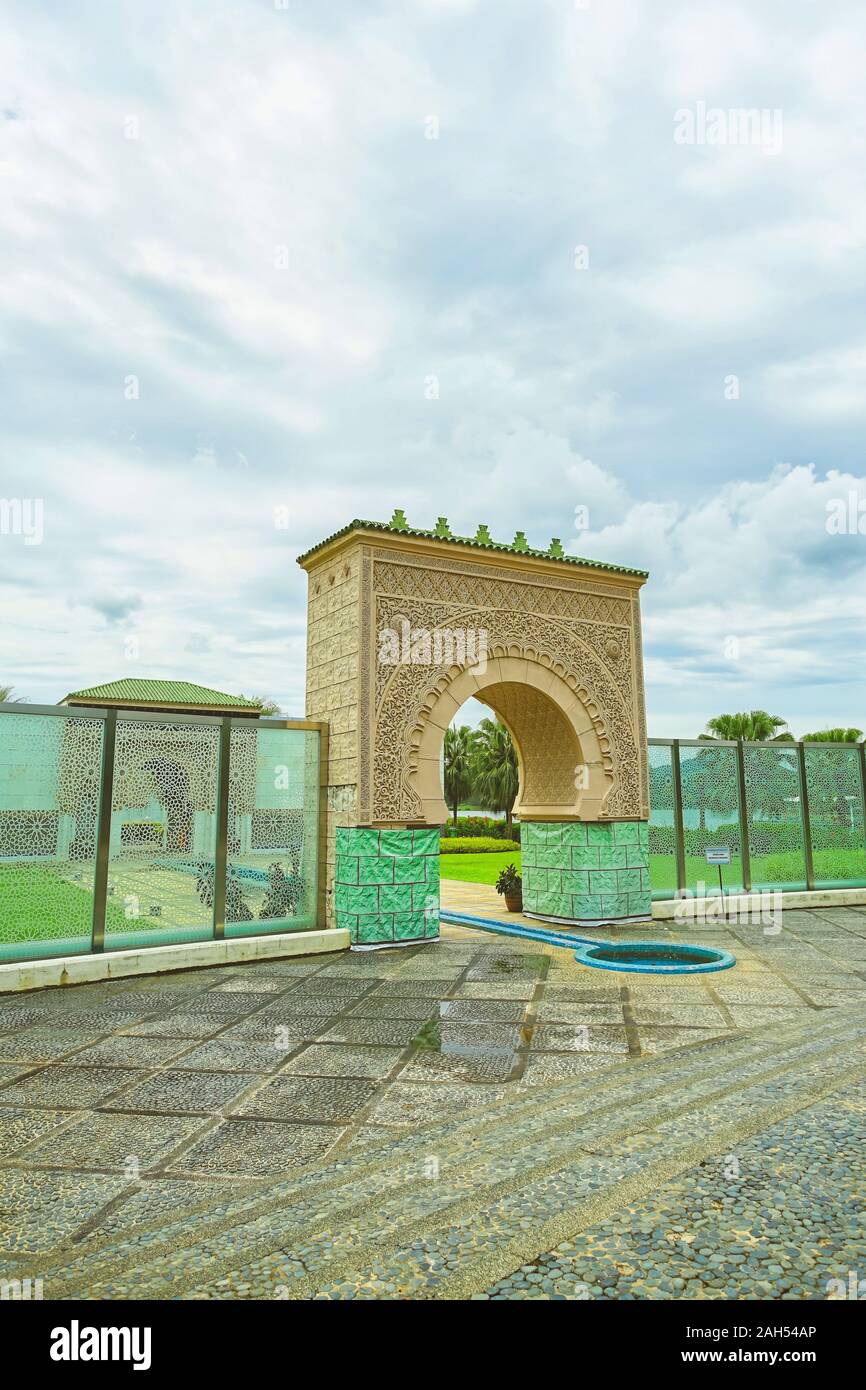 Le Maroc, les destinations de voyage Astaka architecture marocaine à Putrajaya, Malaisie. Banque D'Images Le Maroc, les destinations de voyage Astaka architecture marocaine à Putrajaya, Malaisie. Banque D'Images