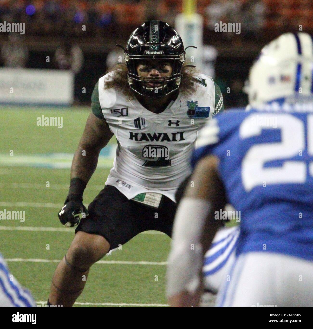 Honolulu, Hawaii, USA. Le 24 décembre, 2019. 24 décembre 2019 - Hawaii Rainbow Warriors linebacker Jeremiah Pritchard (2) au cours d'une partie à la SoFi Hawaii Bowl entre les Cougars de Brigham Young et de l'Indiana Rainbow Warriors au shérif Stan Center à Honolulu, HI - Michael Sullivan/CSM. Credit : Cal Sport Media/Alamy Live News Banque D'Images