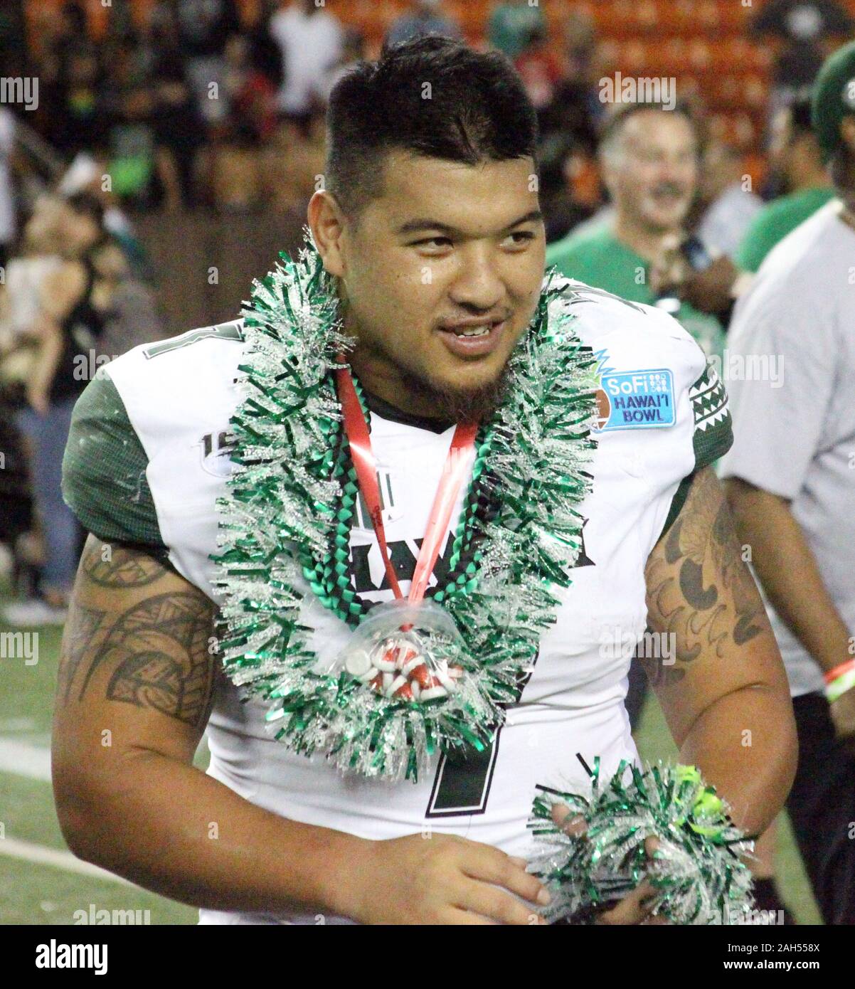 Honolulu, Hawaii, USA. Le 24 décembre, 2019. 24 décembre 2019 - Hawaii Rainbow Warriors running back Furuta Dayton (7) célèbre une victoire 38-34 au SoFi Hawaii Bowl entre les Cougars de Brigham Young et de l'Indiana Rainbow Warriors au shérif Stan Center à Honolulu, HI - Michael Sullivan/CSM. Credit : Cal Sport Media/Alamy Live News Banque D'Images