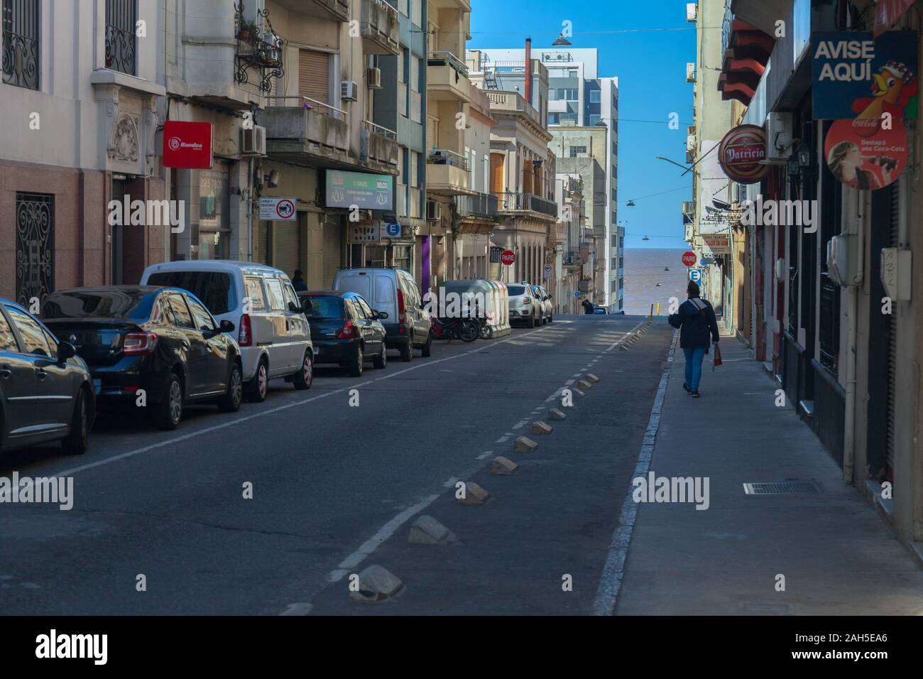 Montevideo, Uruguay-27 juin, 2019 : les rues de la ville de Montevideo centre-ville et du centre historique Banque D'Images