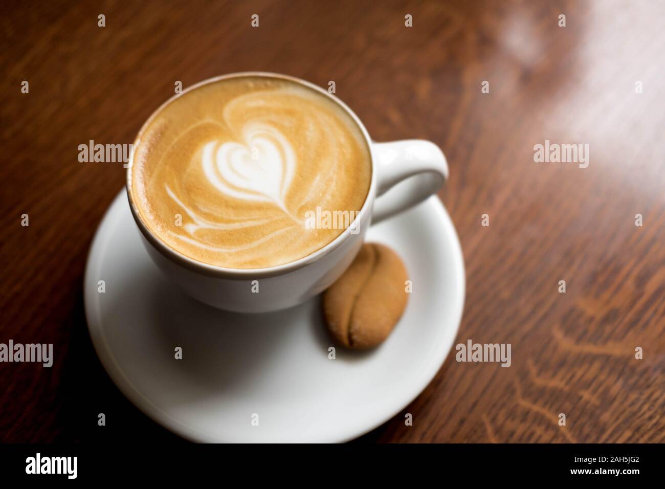 Tasse à café. Le café du matin dans un café. Photos de magazine, l'article. Banque D'Images