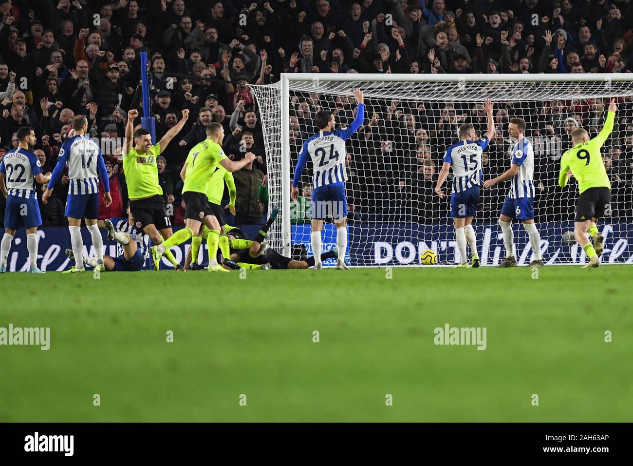 21 décembre 2019, American Express Community Stadium, Brighton et Hove, Angleterre, Premier League, Brighton et Hove Albion v Sheffield United : Sheffield score, mais l'objectif est jugé hors côte à VAR Crédit : Phil Westlake/News Images Banque D'Images