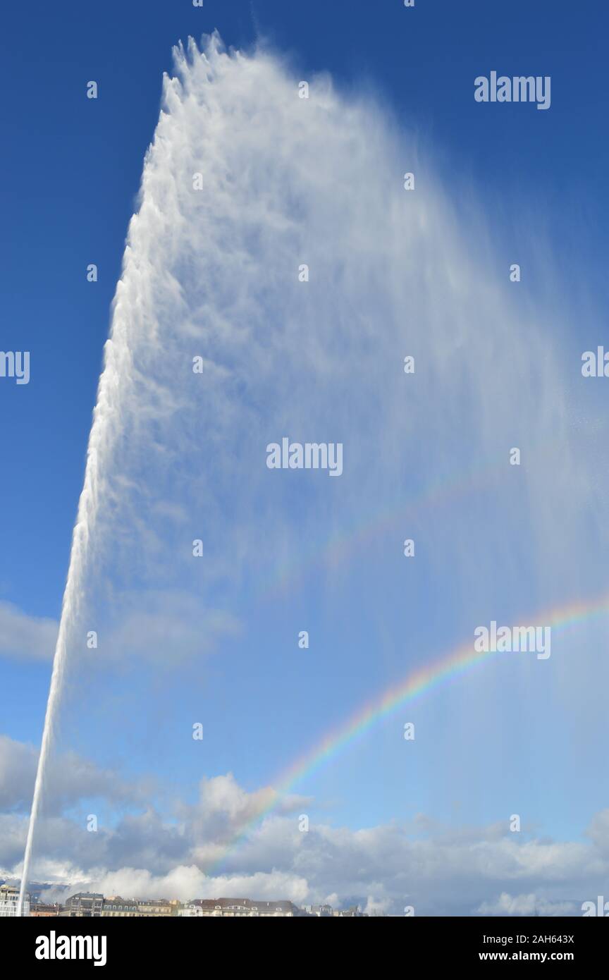 Genève, Suisse. 21 décembre 2019. Jet d'eau (la Fontaine de Genève), l'une des plus hautes eaux du monde. Banque D'Images