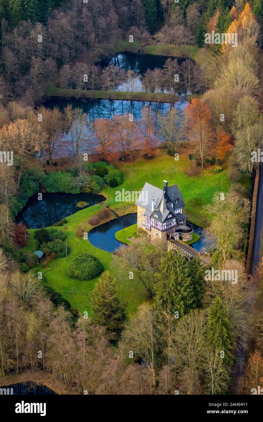 Vue aérienne, Badinghagen château propriété privée, Agger, Lüdenscheid, Sauerland, Märkischer Kreis, Rhénanie du Nord-Westphalie, Allemagne, DE, l'Europe, Banque D'Images