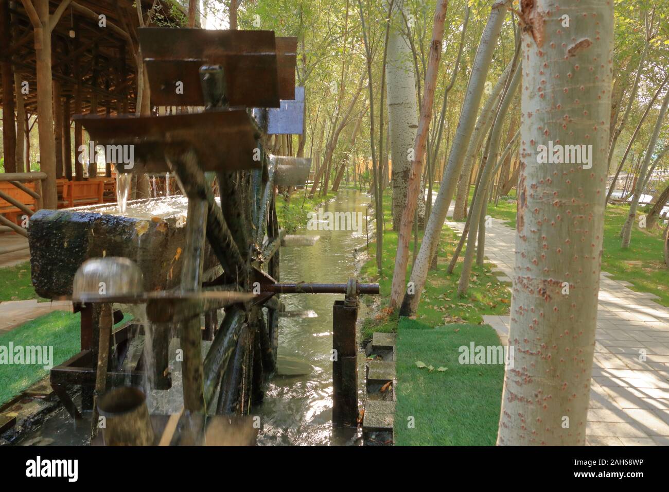 Avis de roue en bois traditionnel à Samarcande en Ouzbékistan, l'Asie centrale Banque D'Images