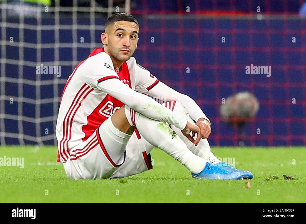 10-12-2019 : : * v Ajax Amsterdam Valencia : L-r : Hakim Ziyech d'Ajax Banque D'Images