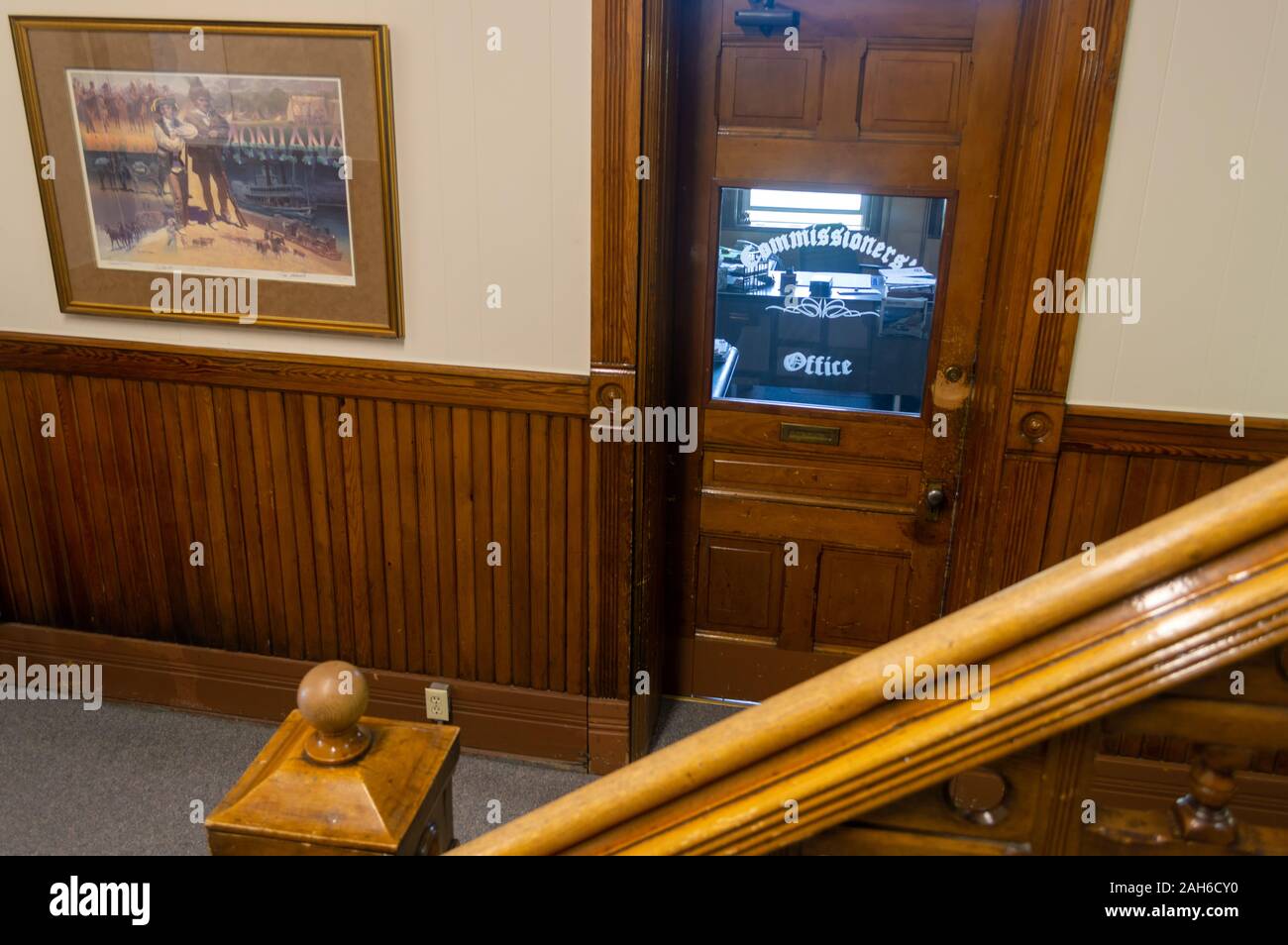 Dillon, Montana - Juillet 23, 2014 : La porte de bureau des commissaires dans la Beaverhead County Courthouse Banque D'Images