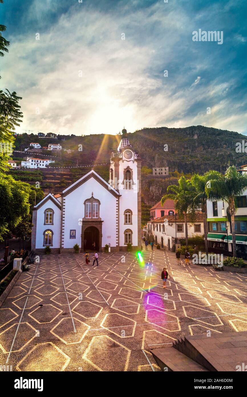 Igreja Matriz da Ribeira Brava church square et à Ribeira Brava, Madeira, Portugal Banque D'Images