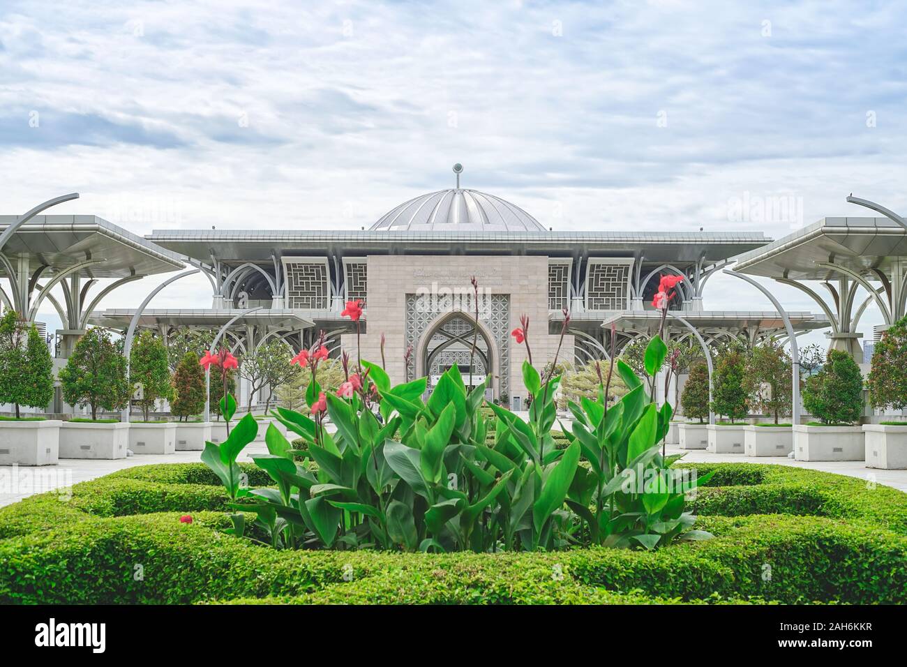 Mosquée Masjid fer nommé Tuanku Mizan Zainal Abidin à Putrajaya, Malaisie. Banque D'Images