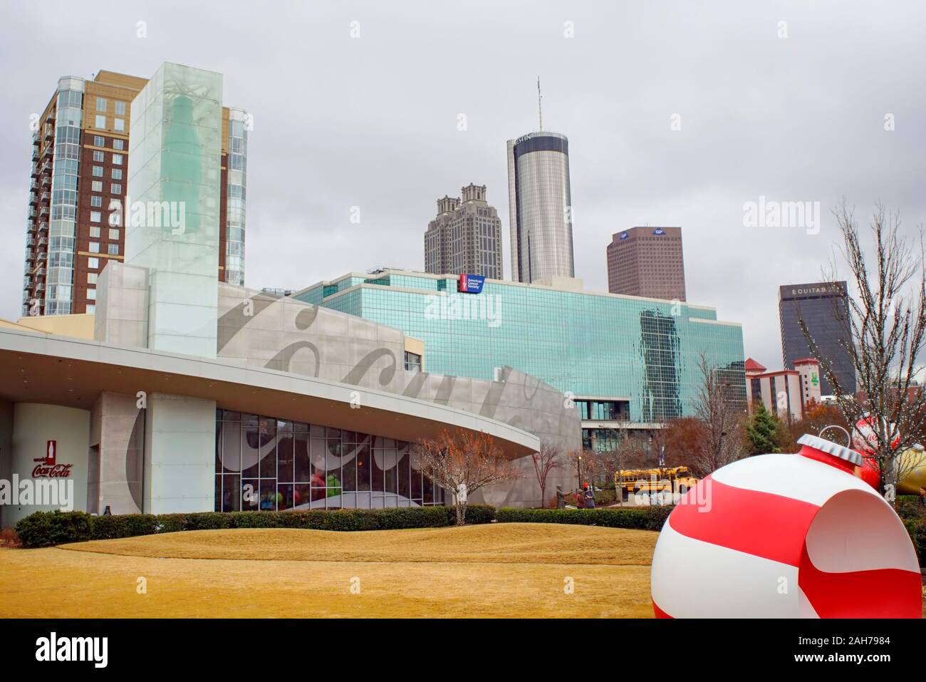 ATLANTA, GA, USA - Décembre 04 : Le Monde de Coca-Cola à Pemberton Place est un musée consacré à l'histoire de Coca-Cola, une célèbre boisson gazeuse Banque D'Images