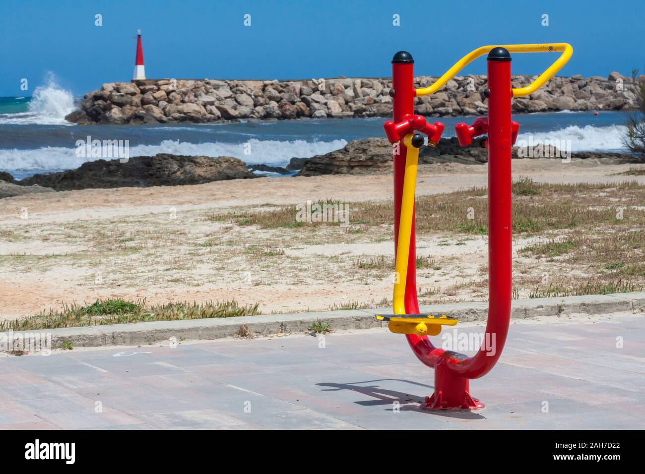 Une plage muscle machine à la côte à Can Picafort Banque D'Images