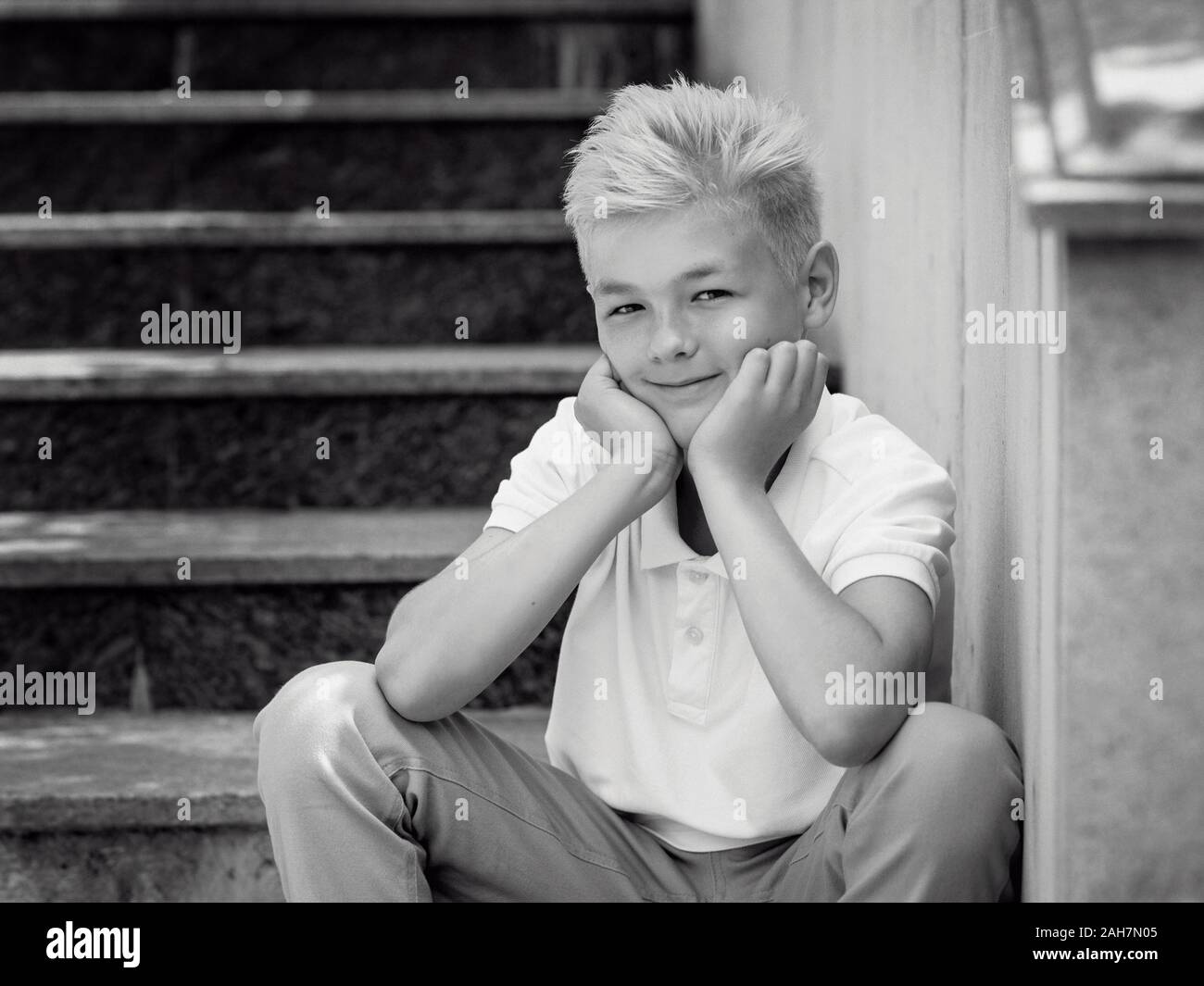Jolie adolescente blonde Banque de photographies et d’images à haute