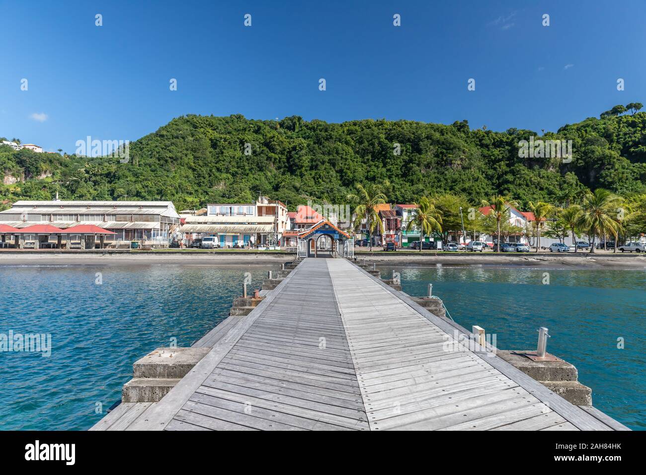 Pier avec pont en teck à Saint-Pierre, Martinique, France Banque D'Images