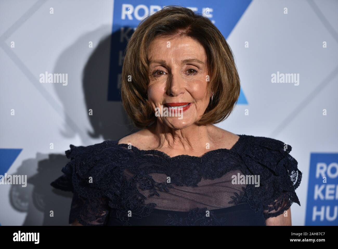Onde d'espoir Award Gala, arrivées, New York Hilton Midtown, USA - 12 Dec 2019 - Nancy Pelosi Banque D'Images