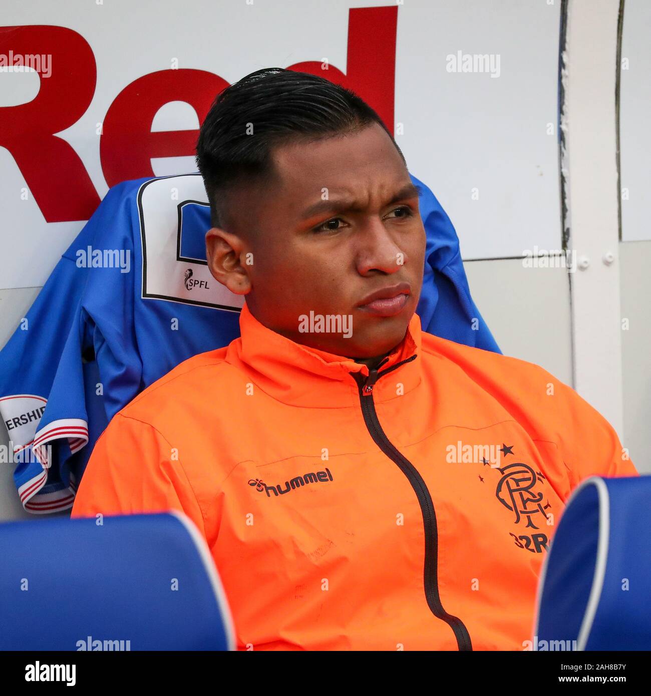 Glasgow, Royaume-Uni.. 26 décembre 2019. Rangers FC joué leur match de championnat contre le Boxing Day Kilmarnock FC à leur terre d'accueil, stade Ibrox Govan, Glasgow. Bien que les Rangers ont seulement remporté l'un de leurs cinq dernières réunions de la ligue avec Kilmarnock à Ibrox, 1 à 0 en mai 2018, ils ont enregistré un 5 - 0 Accueil gagner sur Kilmarnock dans les Scottish Cup en février 2019 Le jeu terminé avec un 1 - 0 victoire pour les Rangers et le but est marqué par Alfredo Morelos, introduit le comme un substitut au second semestre. . Credit : Findlay / Alamy News Banque D'Images