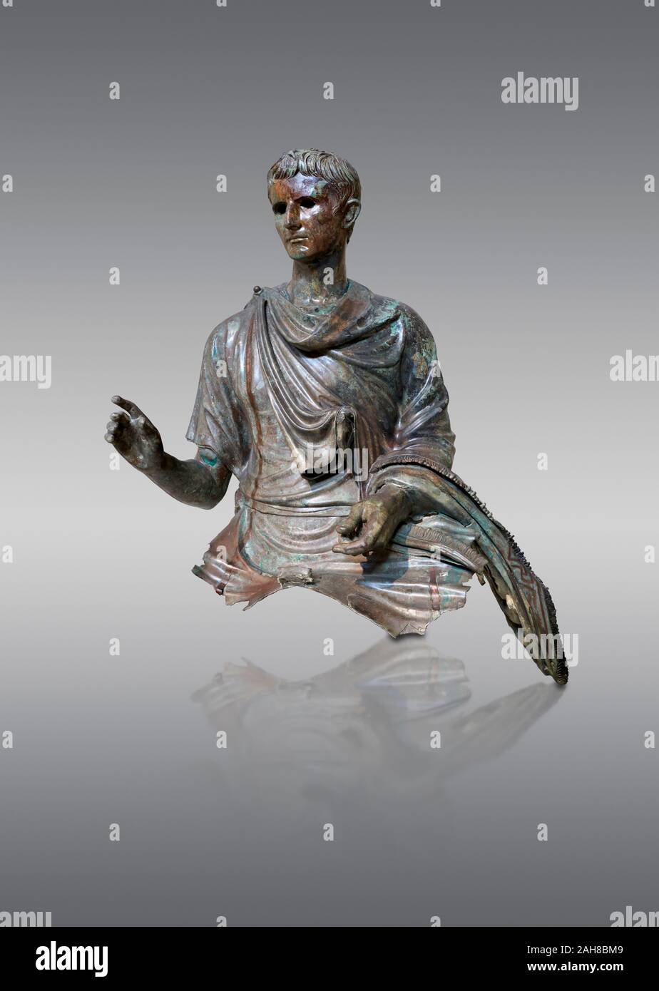 Fragment de statue de bronze romain de l'empereur Auguste, vers 12-10 av. J.-C., trouvés dans la mer Égée de l'île d'Eubée, Musée archéologique d'Athènes Banque D'Images