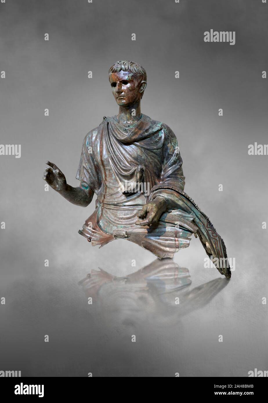 Fragment de statue de bronze romain de l'empereur Auguste, vers 12-10 av. J.-C., trouvés dans la mer Égée de l'île d'Eubée, Musée archéologique d'Athènes Banque D'Images