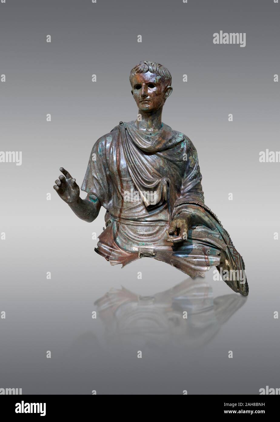 Fragment de statue de bronze romain de l'empereur Auguste, vers 12-10 av. J.-C., trouvés dans la mer Égée de l'île d'Eubée, Musée archéologique d'Athènes Banque D'Images