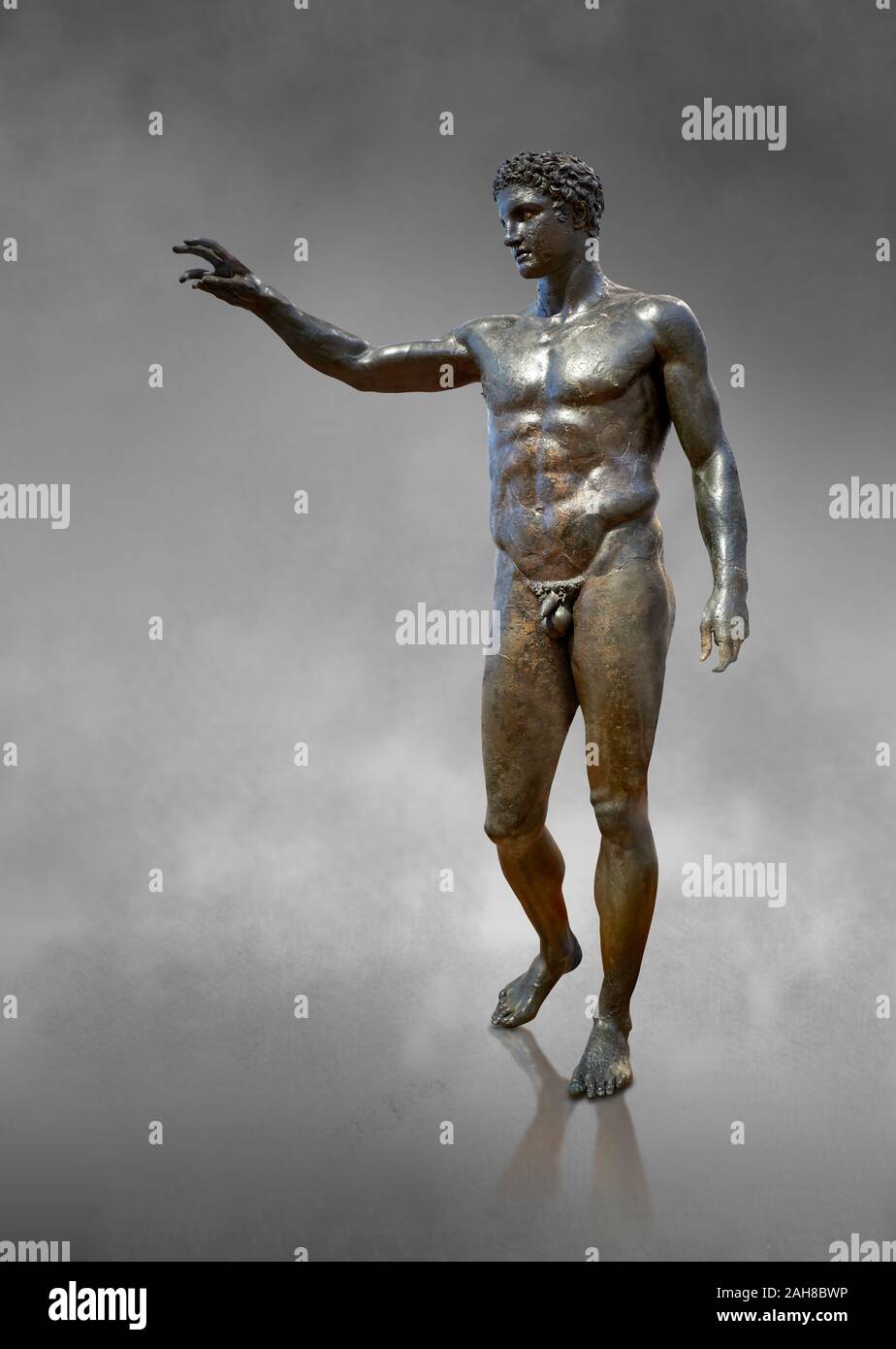 Gronze classique grec statue d'un jeune sculpteur par Euphranor. à partir de l'épave d'Anticythère, vers 340-330 avant J.-C., Musée National Archéologique d'Athènes Banque D'Images