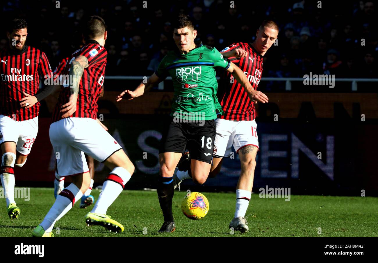 Bergame, ITALIE - 22 décembre 2019: Rusian Malinovskyi et Andrea Conti en action pendant la Serie A 2019/2020 ATALANTA / MILAN au stade Gewiss. Banque D'Images