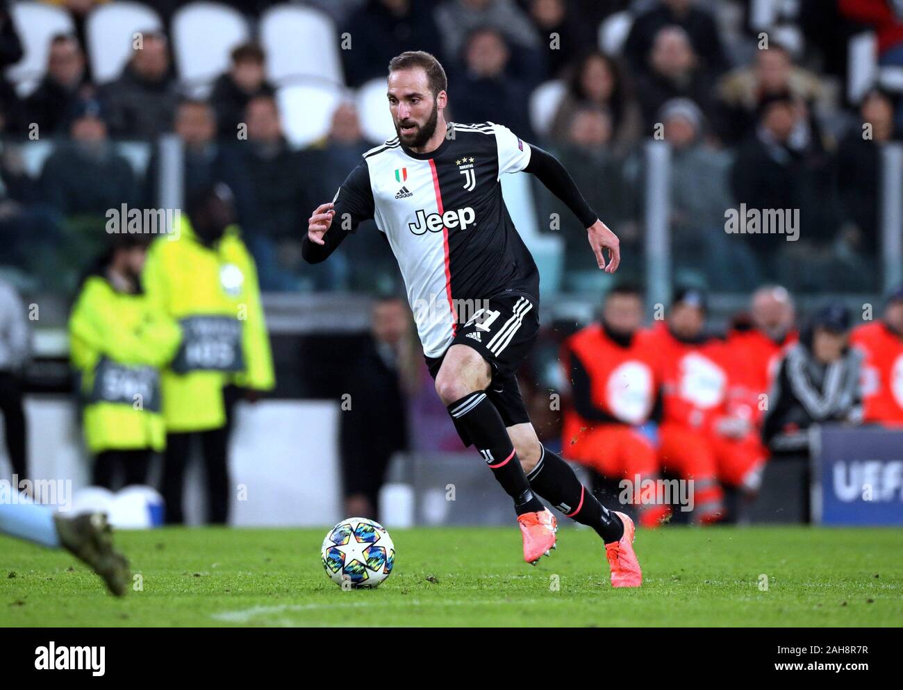 Turin, ITALIE - 26 novembre 2019: Gonzalo Higuain en action pendant la Ligue des Champions de l'UEFA 2019/2020 JUVENTUS / ATLETICO de MADRID à Allianz Stadi Banque D'Images
