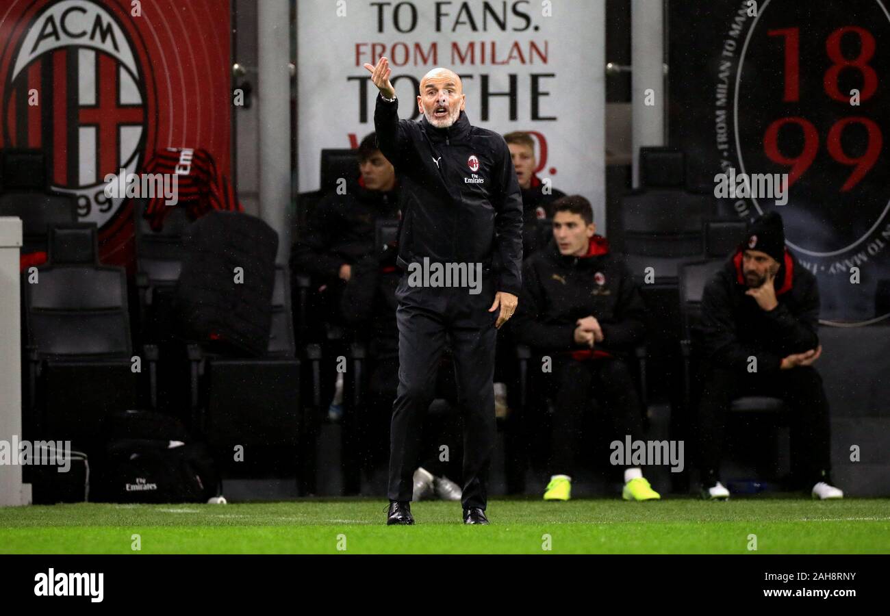 Milan, ITALIE - 23 novembre 2019: Stefano Pioli l'entraîneur-chef de Milan réagit pendant la série A 2019/2020 MILAN / NAPLES au stade San Siro. Banque D'Images