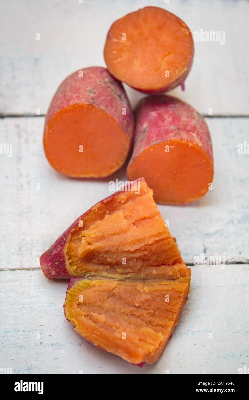 Bio bouillie patate douce, igname jaune. Banque D'Images