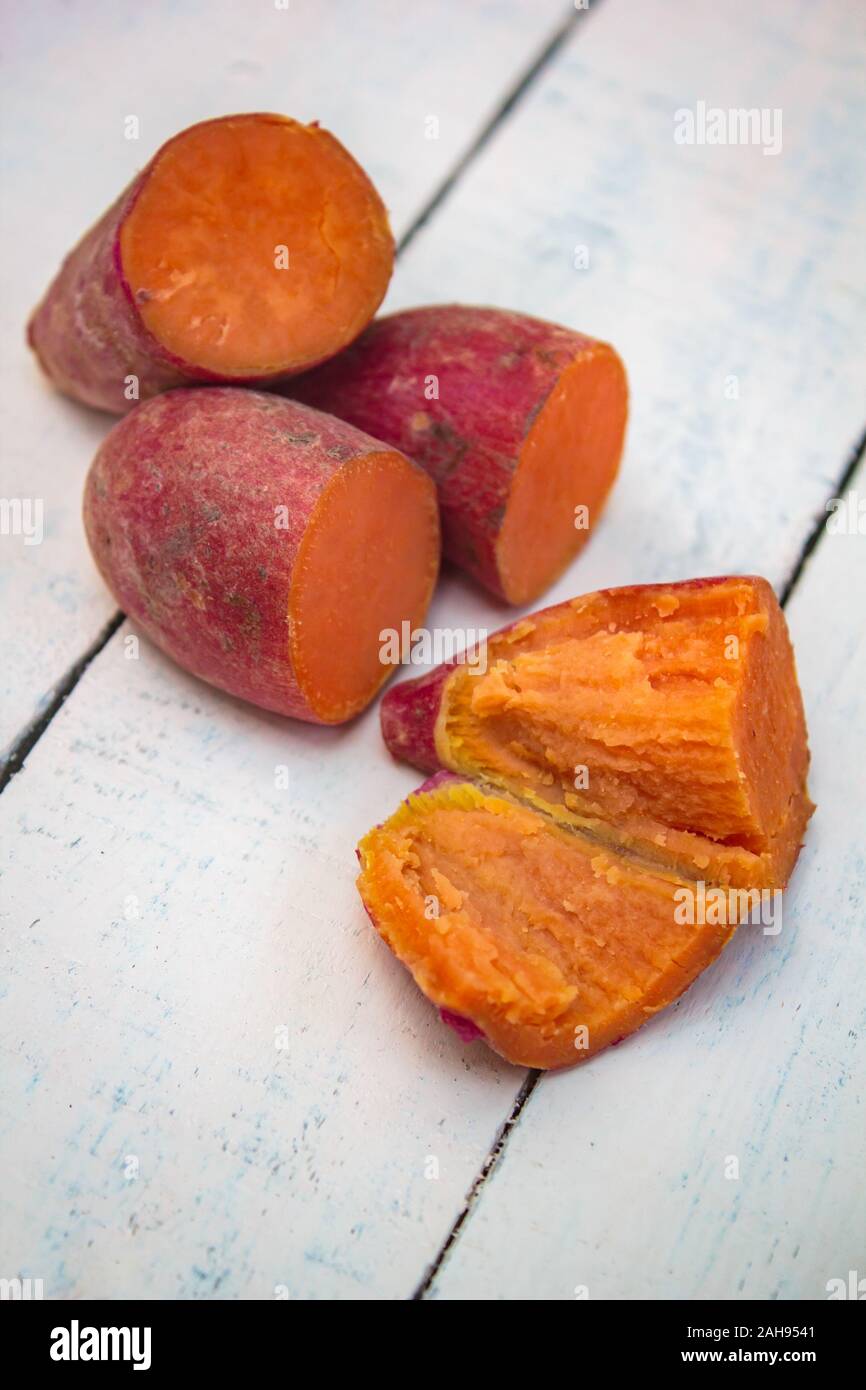 Bio bouillie patate douce, igname jaune. Banque D'Images