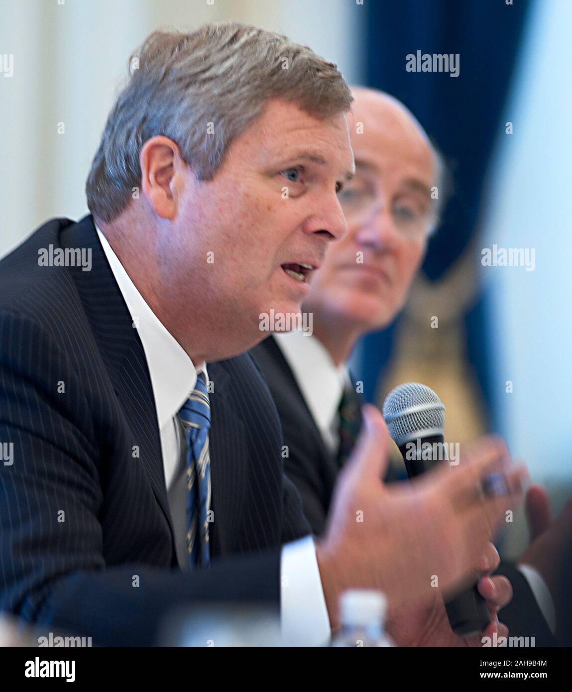Secrétaire de l'Agriculture Tom Vilsak lors d'une table ronde et l'activité publique à Point Park University à Pittsburgh Vendredi, 16 Septembre, 2011. Banque D'Images