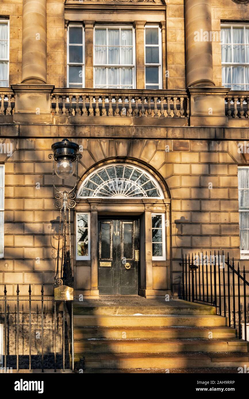 Edimbourg ECOSSE PORTE D'ENTRÉE DE BUTE HOUSE RÉSIDENCE OFFICIELLE DU PREMIER MINISTRE SITUÉ À CHARLOTTE SQUARE Banque D'Images