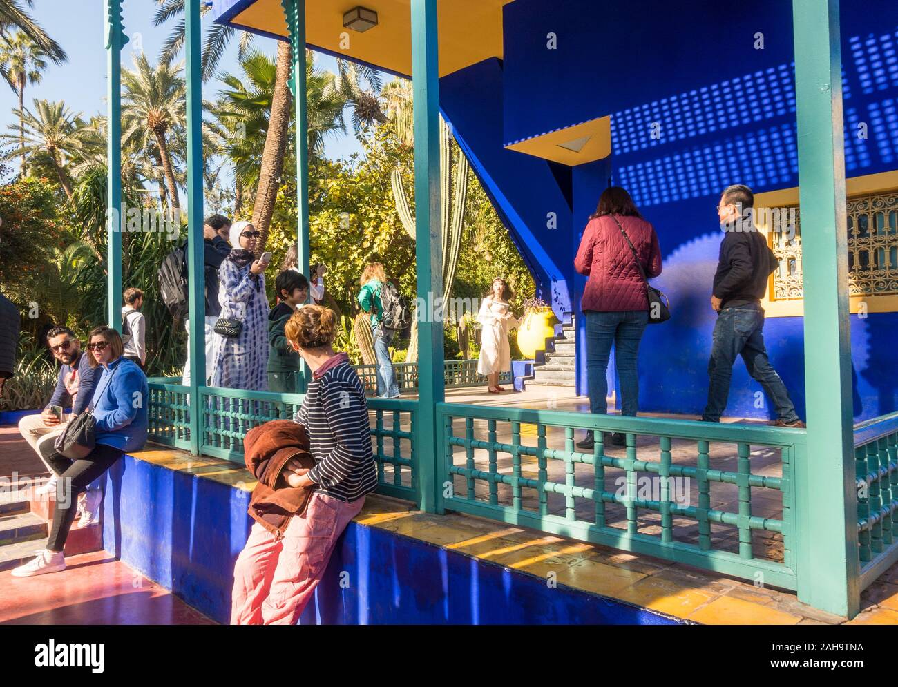 Blue House dans le Jardin Majorelle Jardin Botanique, anciens propriétaires Yves Saint-Laurent et Pierre Bergé, Marrakech, Maroc. Banque D'Images