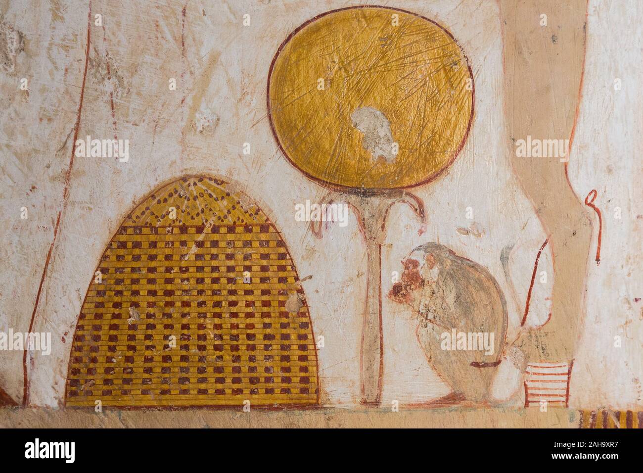 UNESCO World Heritage, Thèbes en Egypte, la vallée des Nobles, tombe de Userhat (numéro 56). En vertu de la présidence sont un miroir, son cas et un petit singe. Banque D'Images