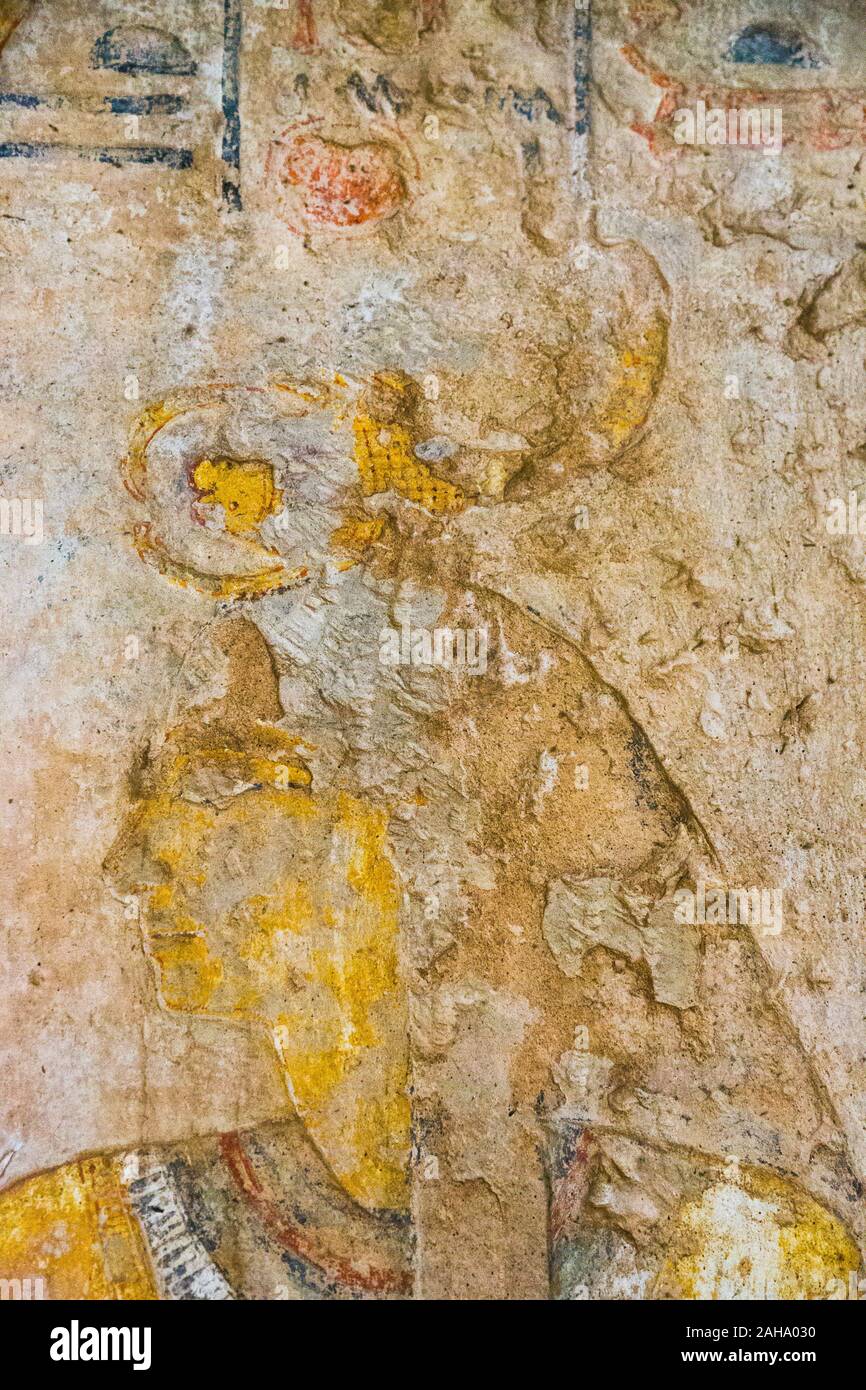 Egypte, temple de Beit El Wali, sur l'île, le lac Nasser Kalabsha. C'est un début de construction de Ramses II., sauvé par l'UNESCO. Isis-Scorpio la déesse. Banque D'Images