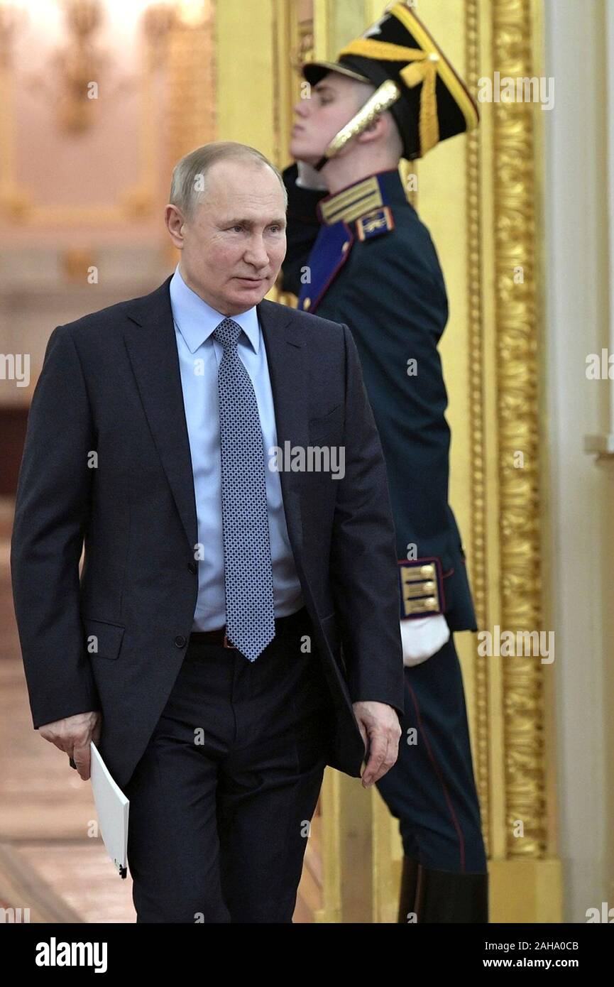 Moscou, Russie. 26 Décembre, 2019. Le président russe Vladimir Poutine arrive pour la réunion du conseil d'État sur la politique de l'agriculture au Kremlin, le 26 décembre 2019 à Moscou, Russie. Credit : Aleksey Nikolskyi/Kremlin extérieure/Alamy Live News Banque D'Images