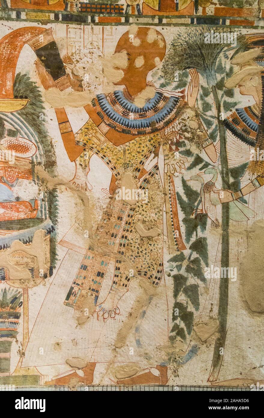 UNESCO World Heritage, Thèbes en Egypte, la vallée des Nobles, tombe de Userhat TT (51). Un prêtre portant des bracelets, un collier et une panthère peau. Banque D'Images