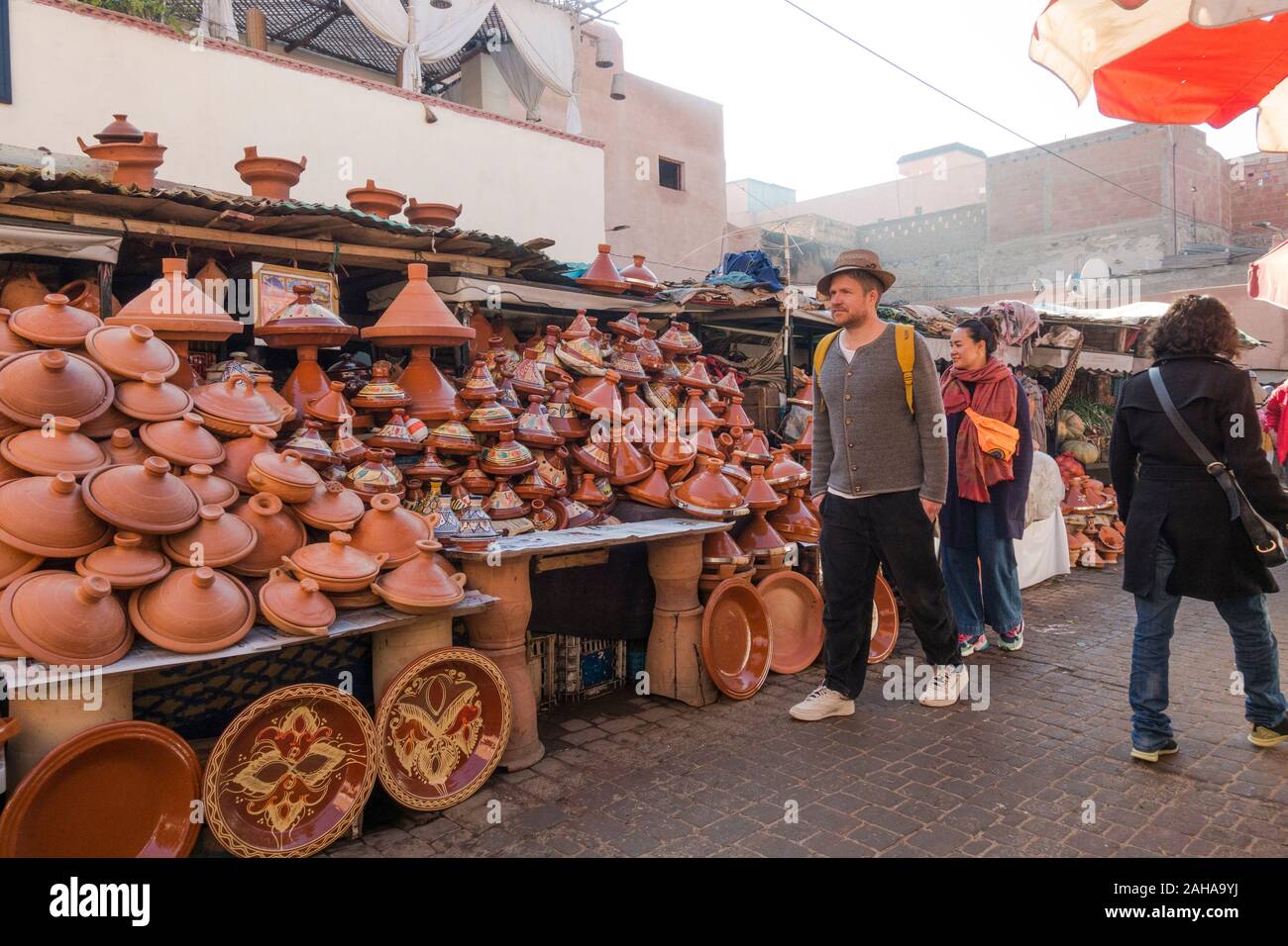 Blocage de la poterie dans la région de souk, Marrakech, Maroc, Afrique. Banque D'Images