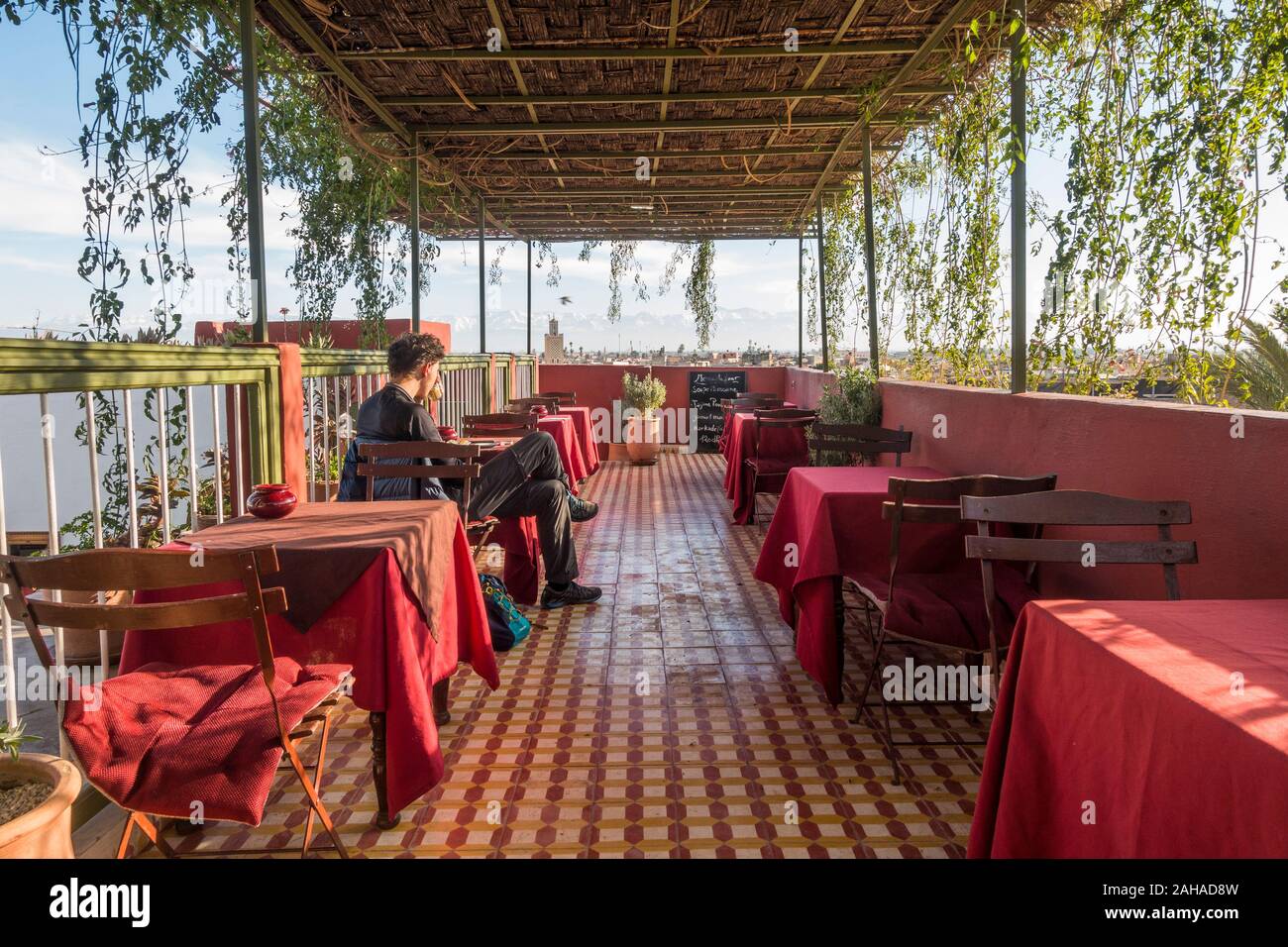 Terrasse sur le toit de la Maison de la photographie La Maison de la Photographie, Marrakech, Maroc. Banque D'Images