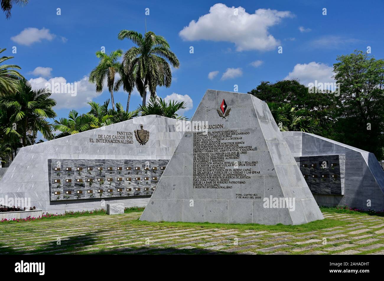 01.08.2019, Santiago de Cuba, Santiago de Cuba, Cuba - Vue du cimetière Santa Ifigenia. Voir des tombes des combattants révolutionnaires et l'freed Banque D'Images