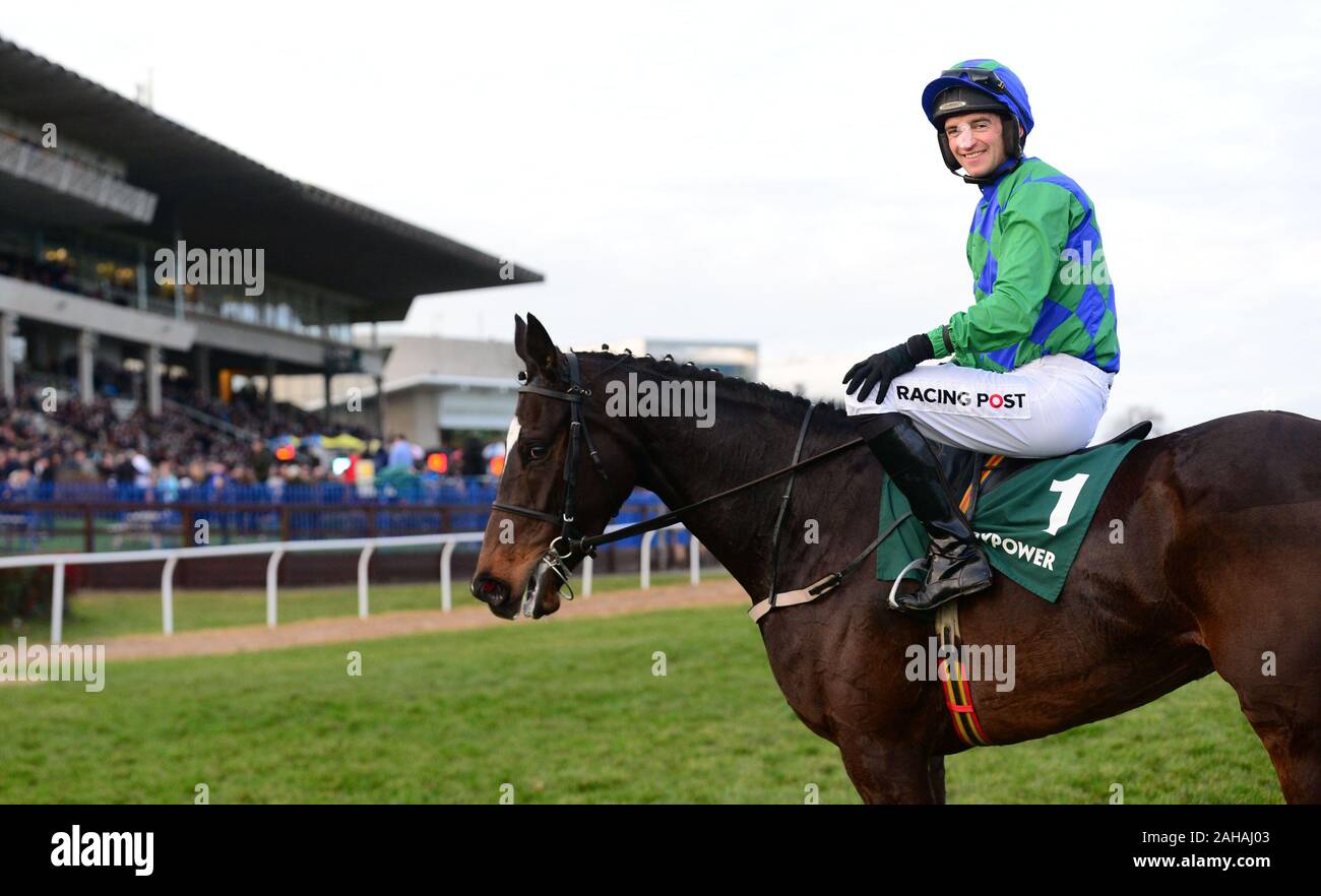 L'apprécieront et Patrick Mullins gagne le Paddy Power Games une pour la route courses de plat. Au cours de la deuxième journée de la fête de Noël à l'hippodrome de Leopardstown. Banque D'Images