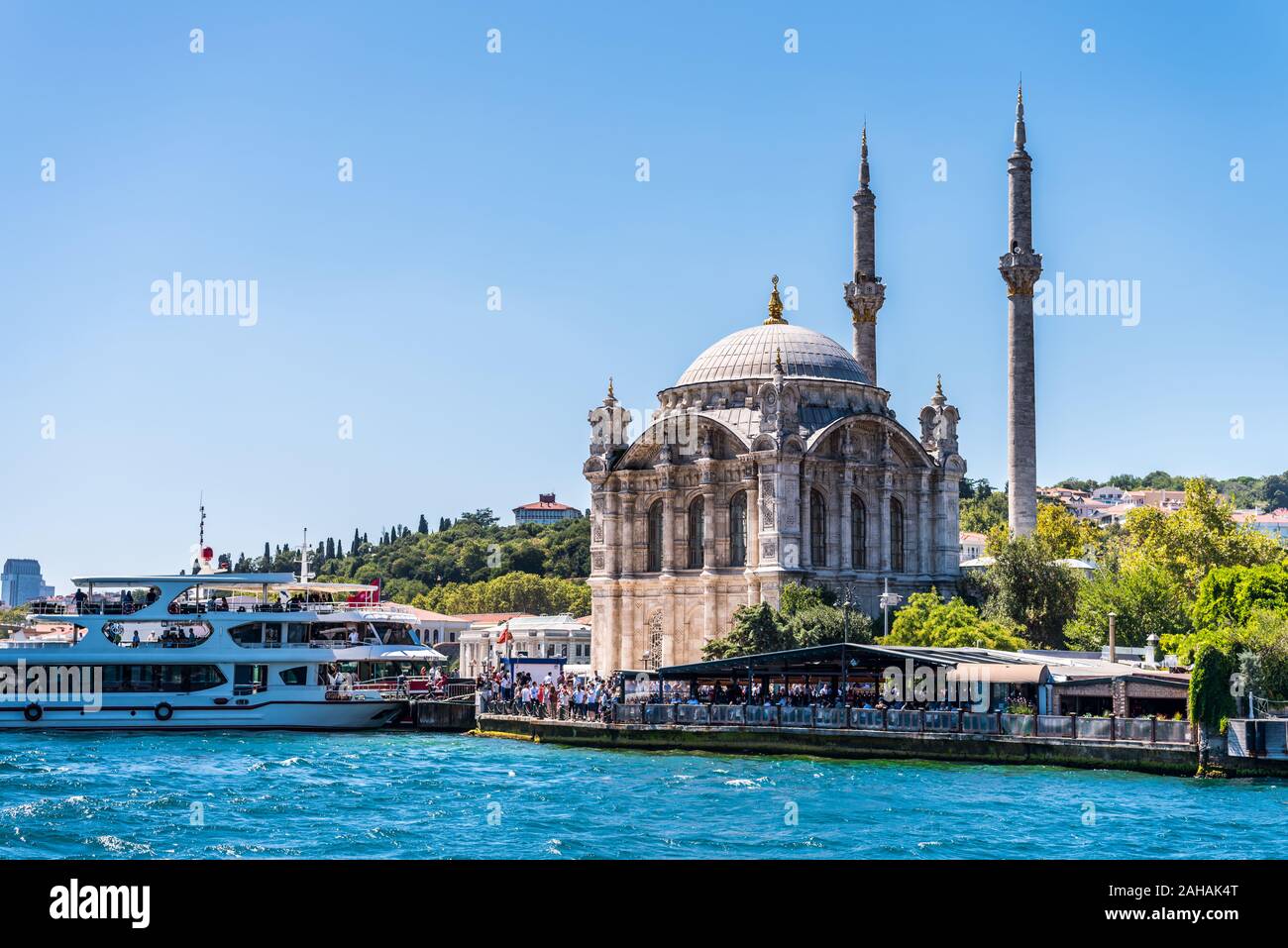 Mosquée Ortakôy (turc : Ortaköy Camii), ou Grand Imperial Mosquée du Sultan Abdulmecid à Besiktas, Istanbul, Turquie, l'un des plus populaires location Banque D'Images