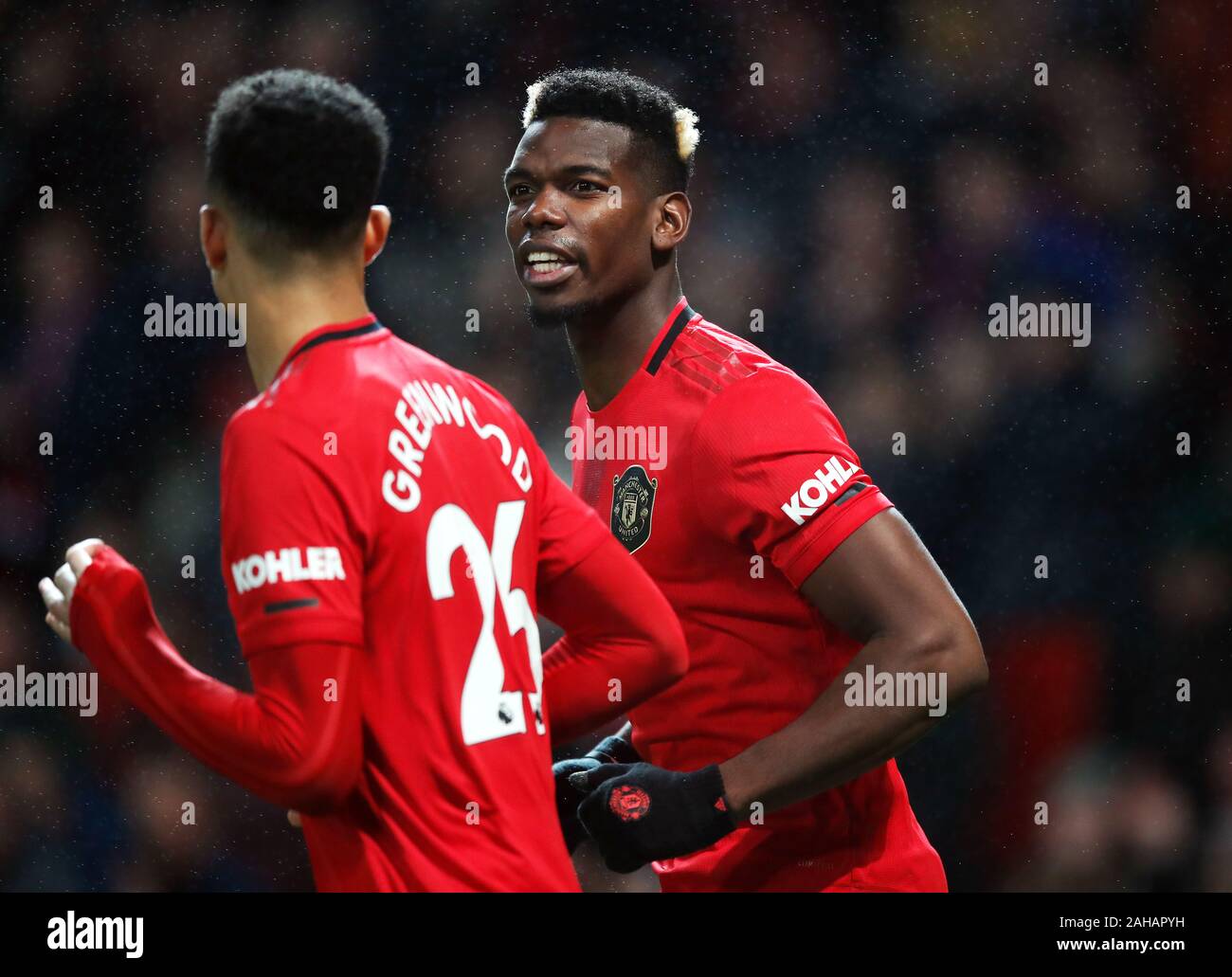 Paul Pogba Manchester United (à droite) et Mason Greenwood, au cours de la Premier League match à Old Trafford, Manchester. Banque D'Images